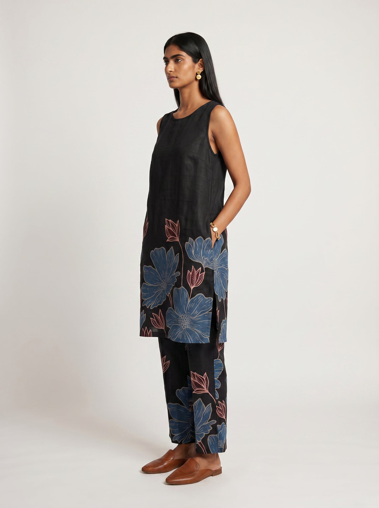 Ana Black Chanderi Kurta set